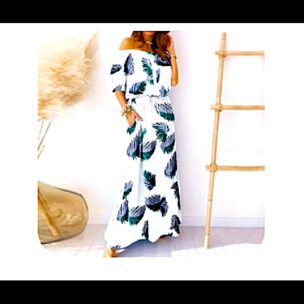 Off The Shoulder s/s Two Piece top and skirt.